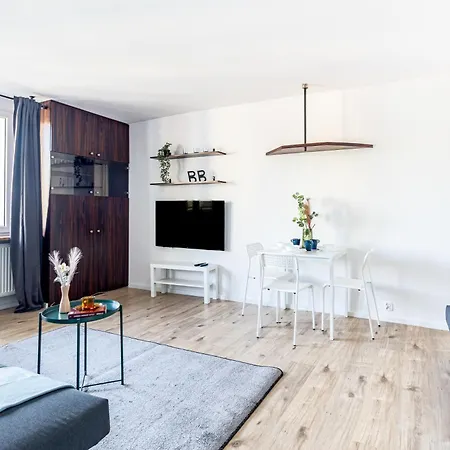 Iganska 65 Superapart ורשה